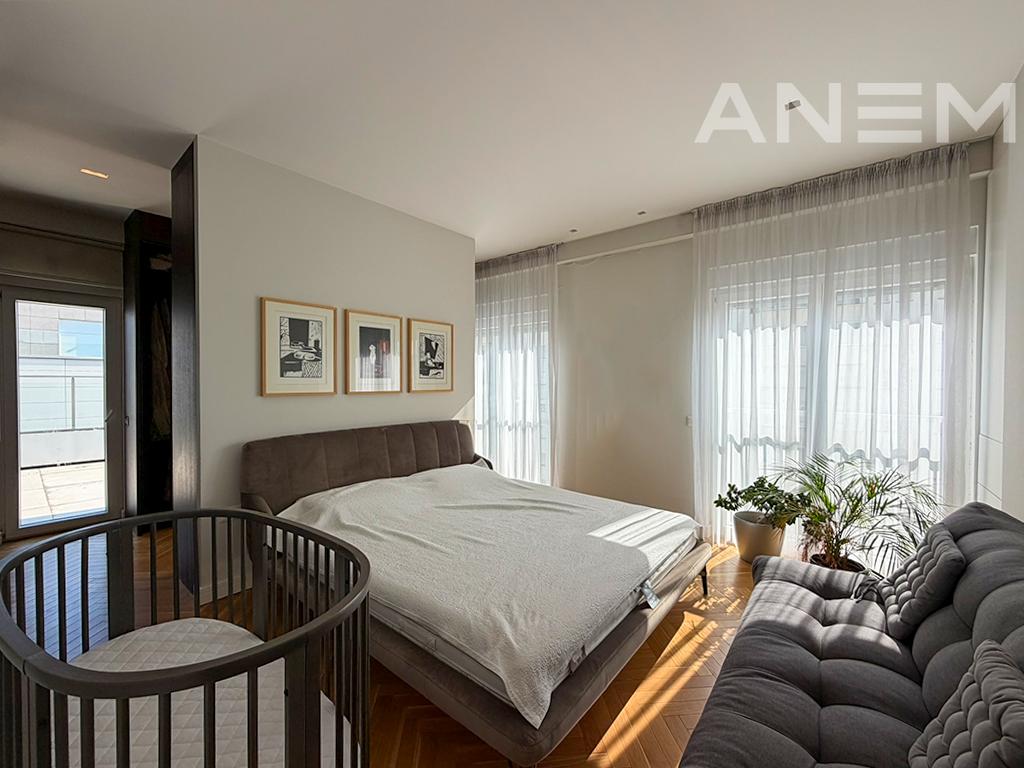 Penthouse në shitje 124m² + 95m² tarrace në Rrugën B