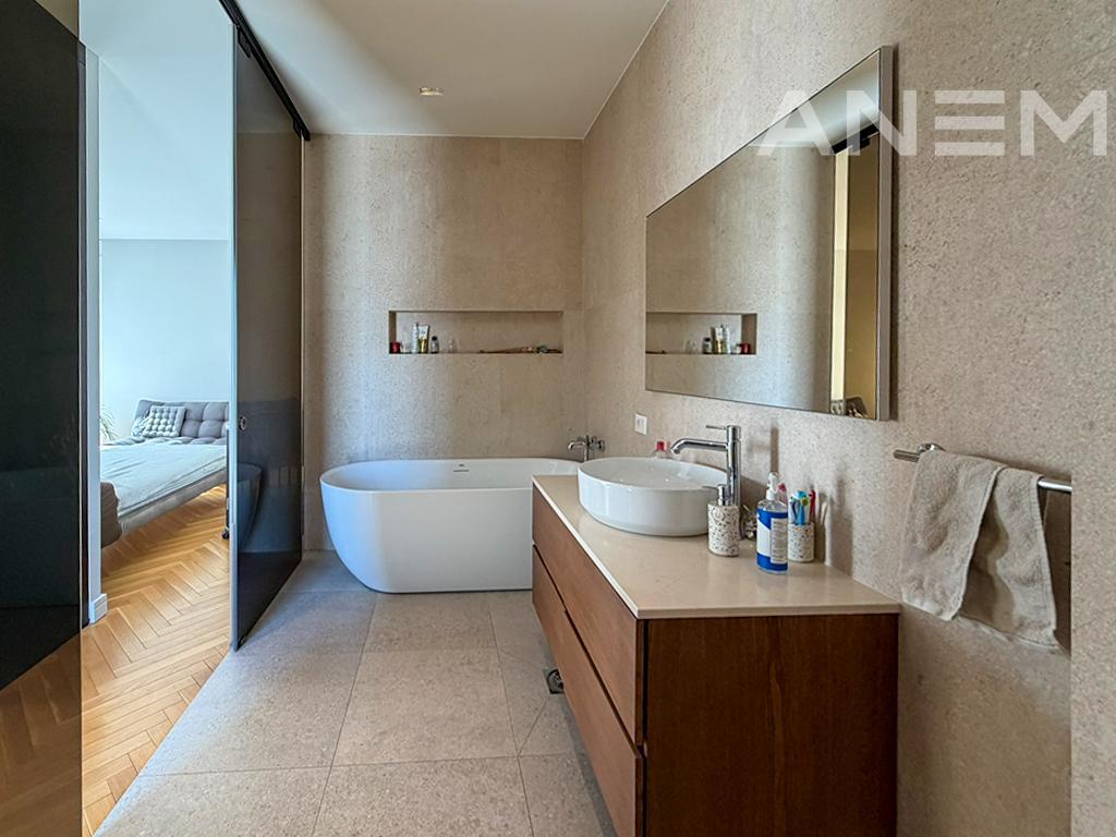 Penthouse në shitje 124m² + 95m² tarrace në Rrugën B