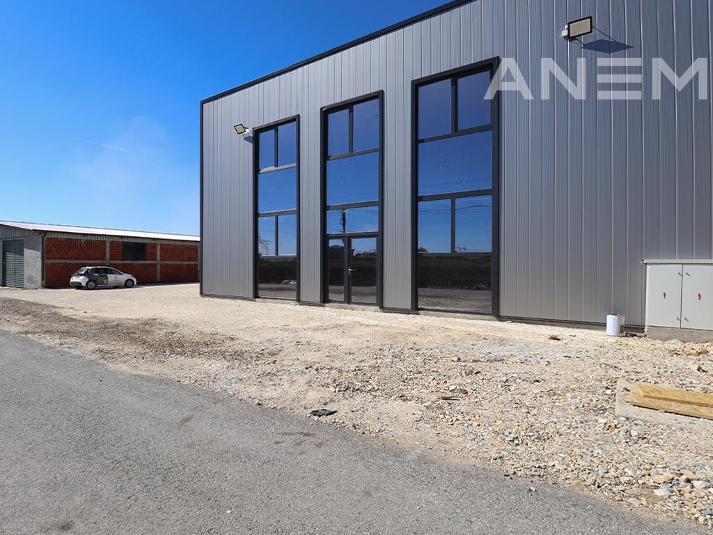 Depo me qira 990m² në Obiliq