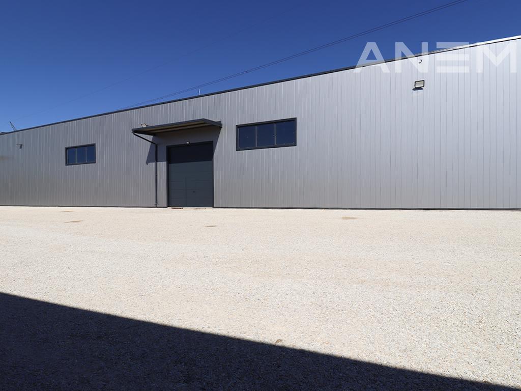 Depo me qira 990m² në Obiliq
