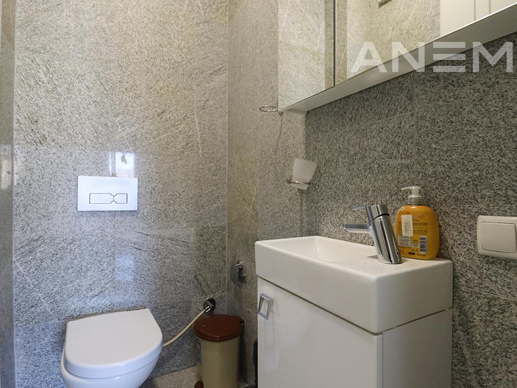 Office for rent with 3 workspaces in Pejton