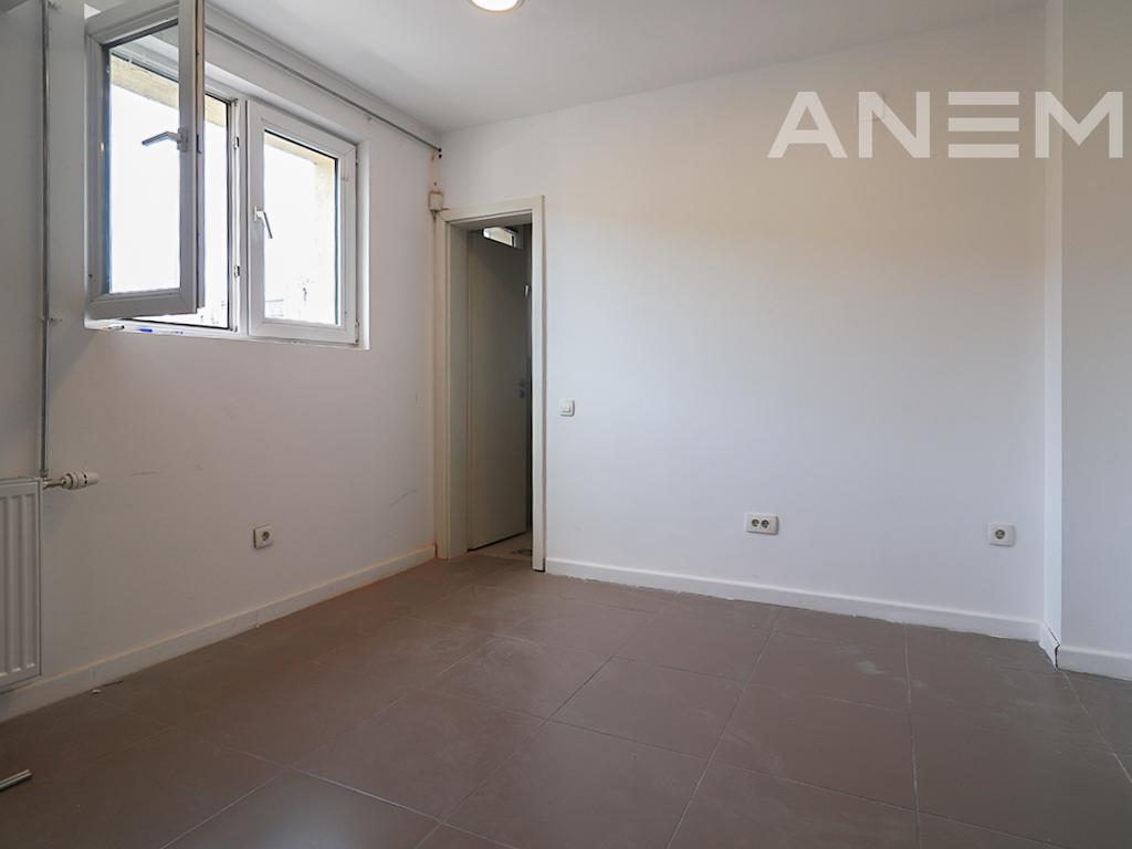 Zyre me qira me 1 hapësirë pune në Ulpianë