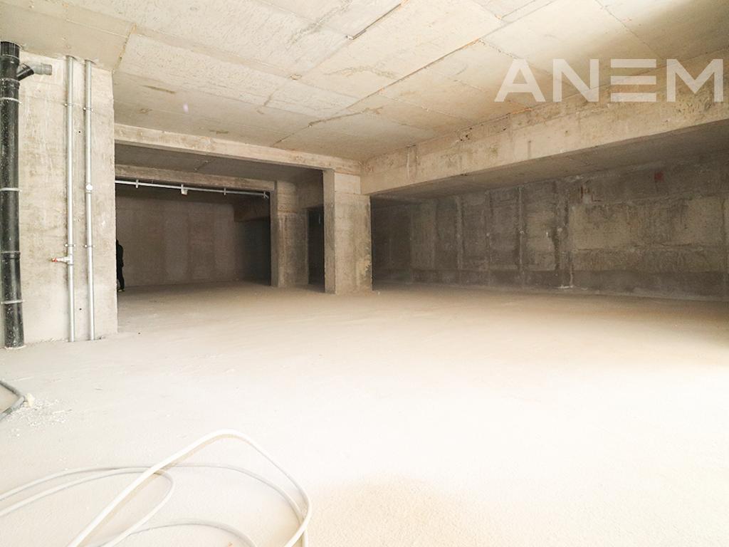 Lokal me qira 457m² në Lagjen e Muhaxherëve