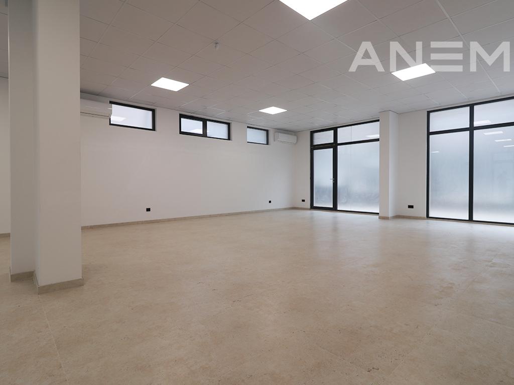 Lokal në shitje 133m² në Mati 1