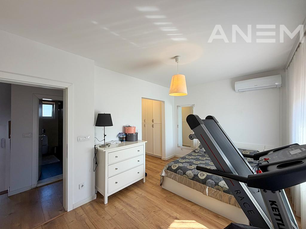 Shtëpi në shitje 212m² + 80m² nënkulm në Lagjen Nic