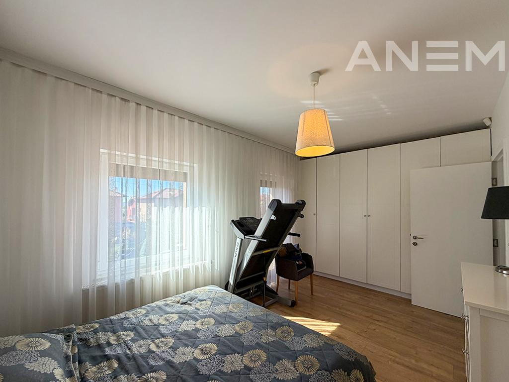 Shtëpi në shitje 212m² + 80m² nënkulm në Lagjen Nic