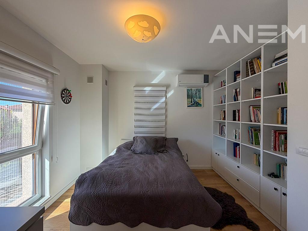 Shtëpi në shitje 212m² + 80m² nënkulm në Lagjen Nic