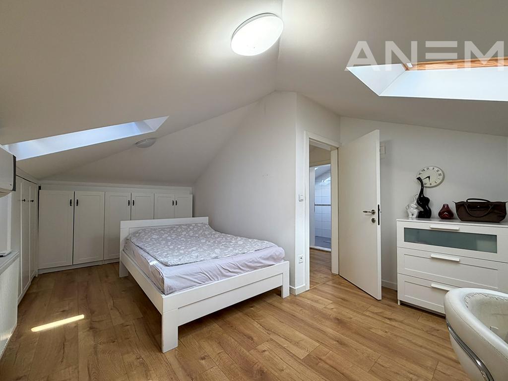 Shtëpi në shitje 212m² + 80m² nënkulm në Lagjen Nic