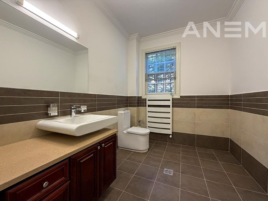 Shtëpi me qira 423m² në Fshatin Amerikan