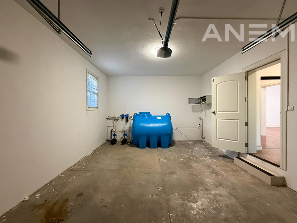 Shtëpi me qira 423m² në Fshatin Amerikan