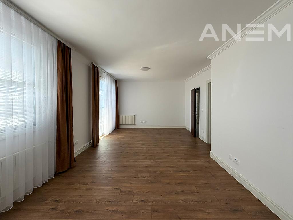 Shtëpi me qira 423m² në Fshatin Amerikan