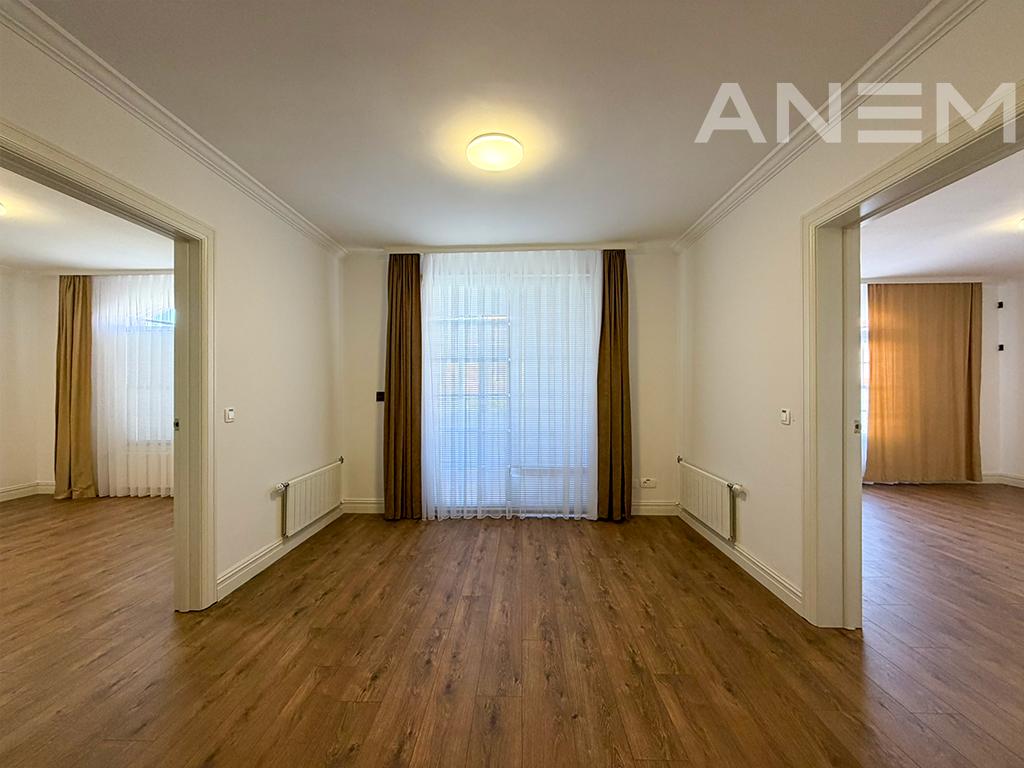 Shtëpi me qira 423m² në Fshatin Amerikan