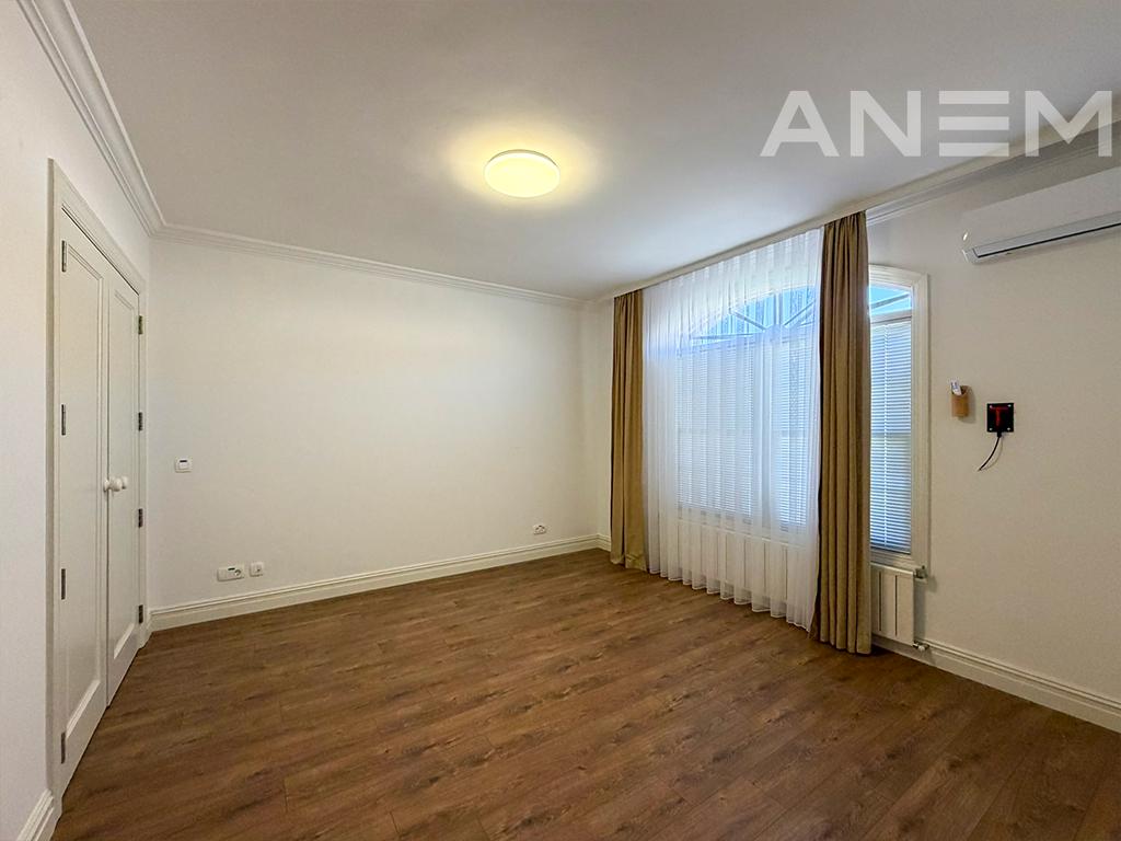 Shtëpi me qira 423m² në Fshatin Amerikan