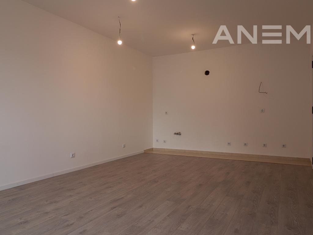 Zyre me qira me 2 hapësira pune në Kalabri