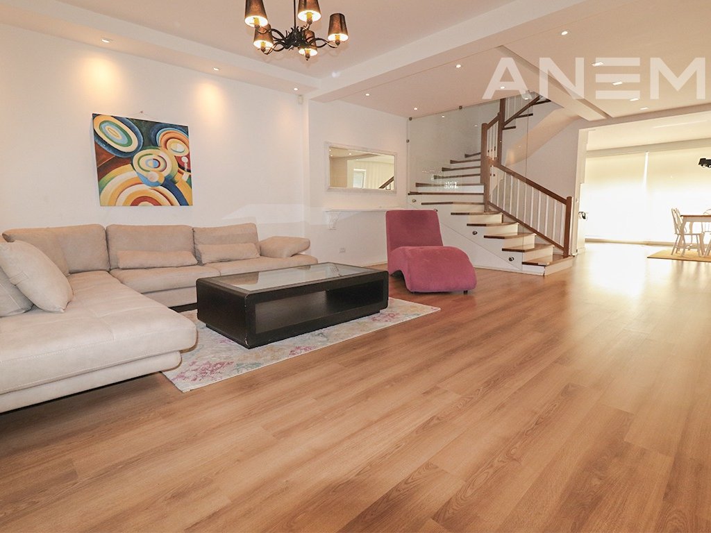 Shtëpi në shitje 174m² në lagjen Marigona Residence