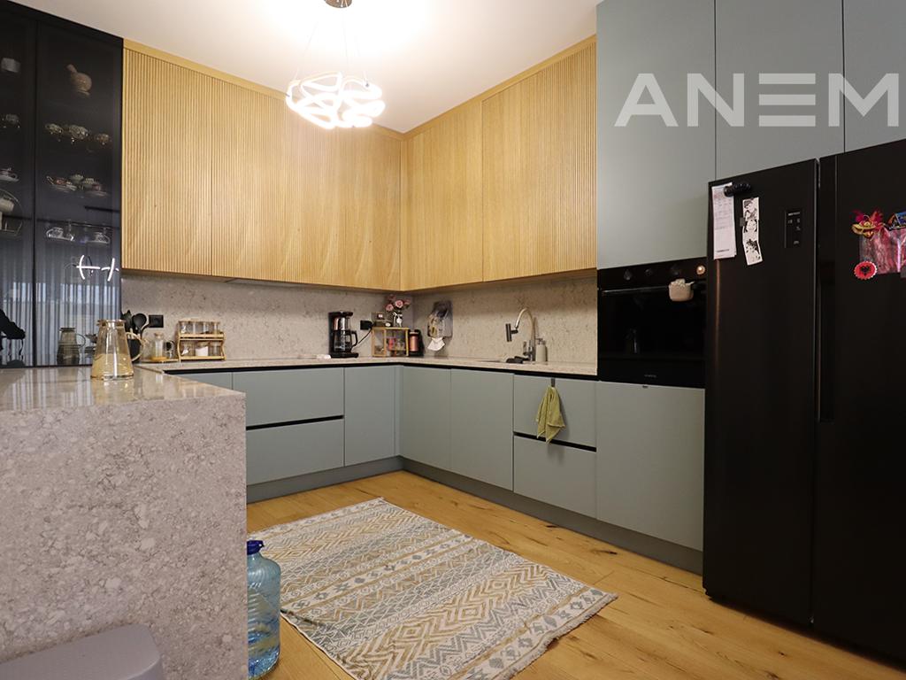 Terracier me qira 155m² + 91m² tarrace në Marigona Hill