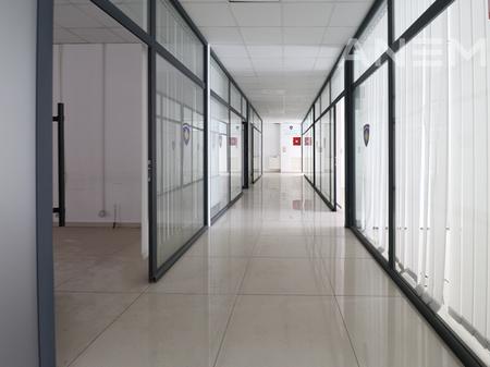 Offices for rent with 18 workspaces in Vellusha