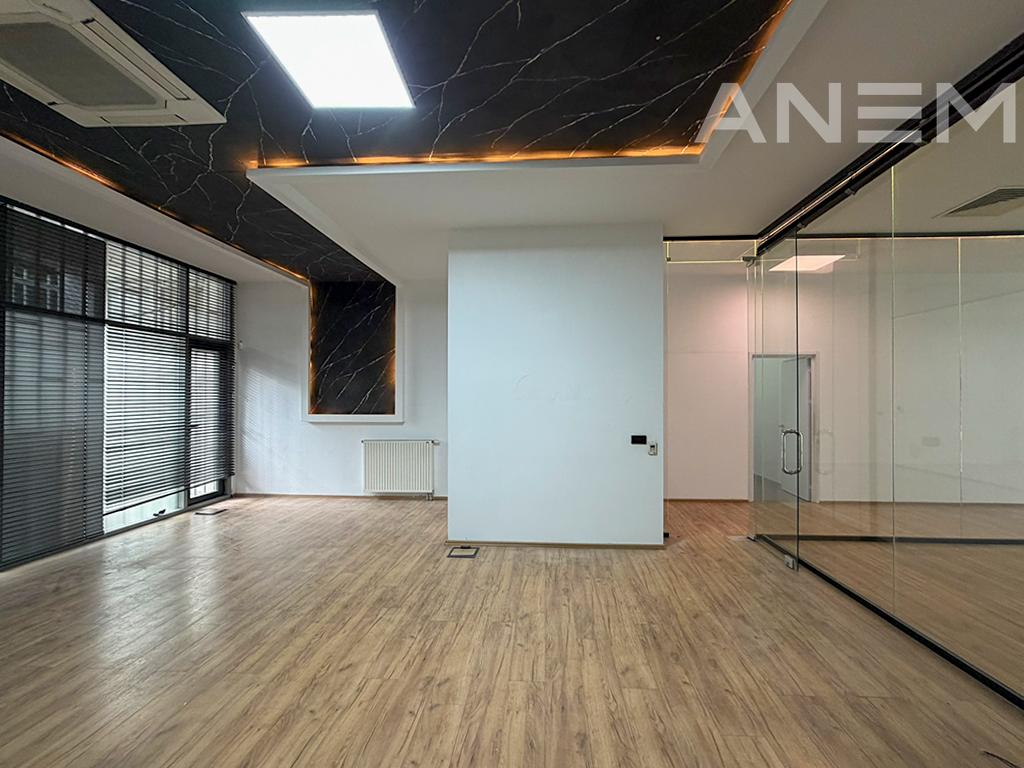 Lokal me qira 410m2 +200m2 bodrum në Qendër