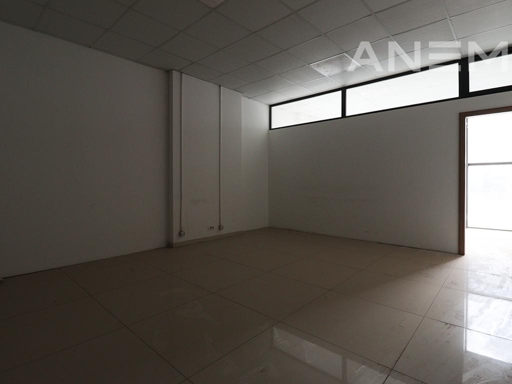 Offices for rent with 18 workspaces in Vellusha