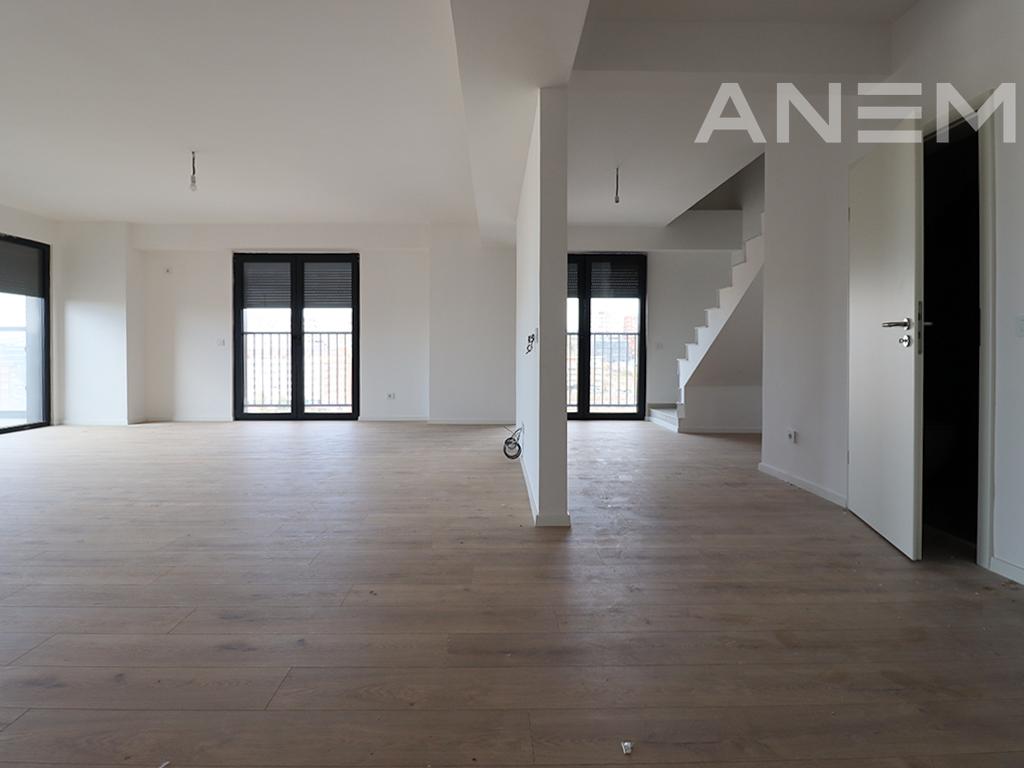 Penthouse for rent with 3 bedrooms in Lakrishtë