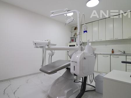 Lokal  Ordinanc me qira me 1 hapësirë pune në Bregun e Diellit