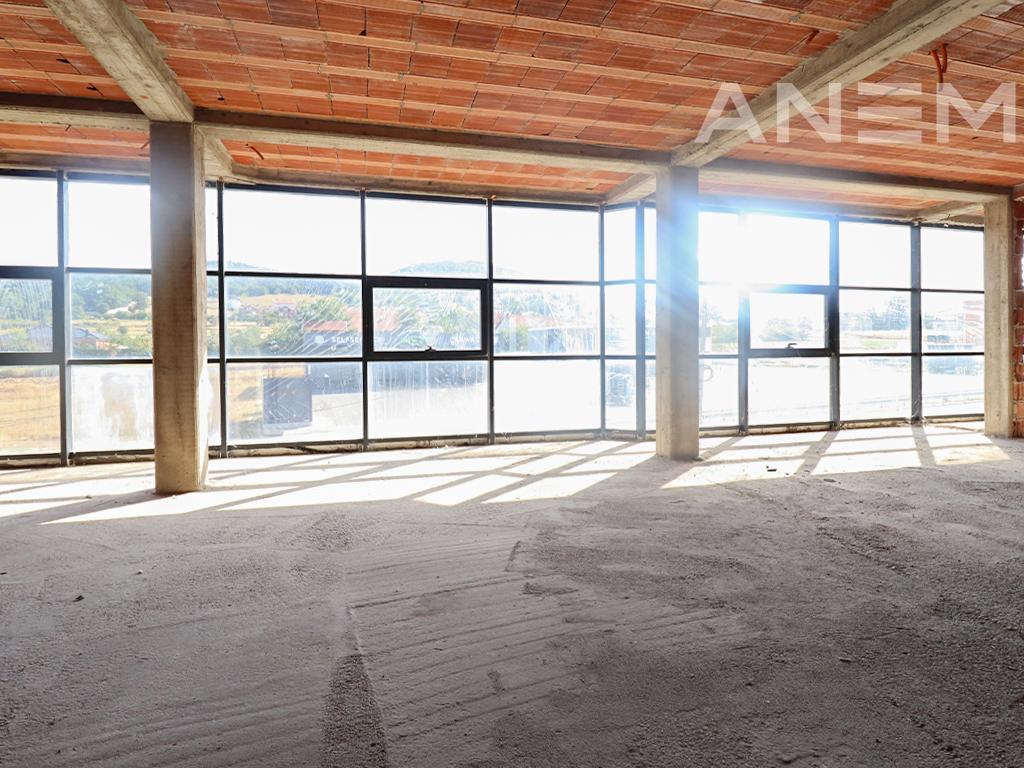 Objekt me qira 500m² në Bardhosh
