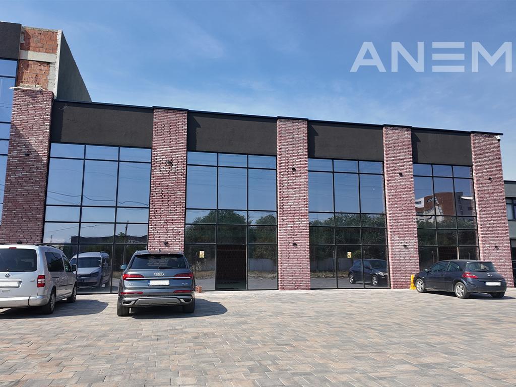 Objekt me qira 2000m² në Preoc