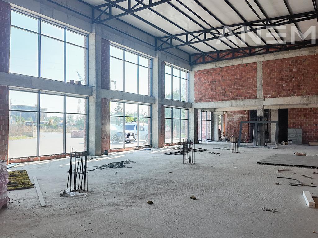 Objekt me qira 2000m² në Preoc