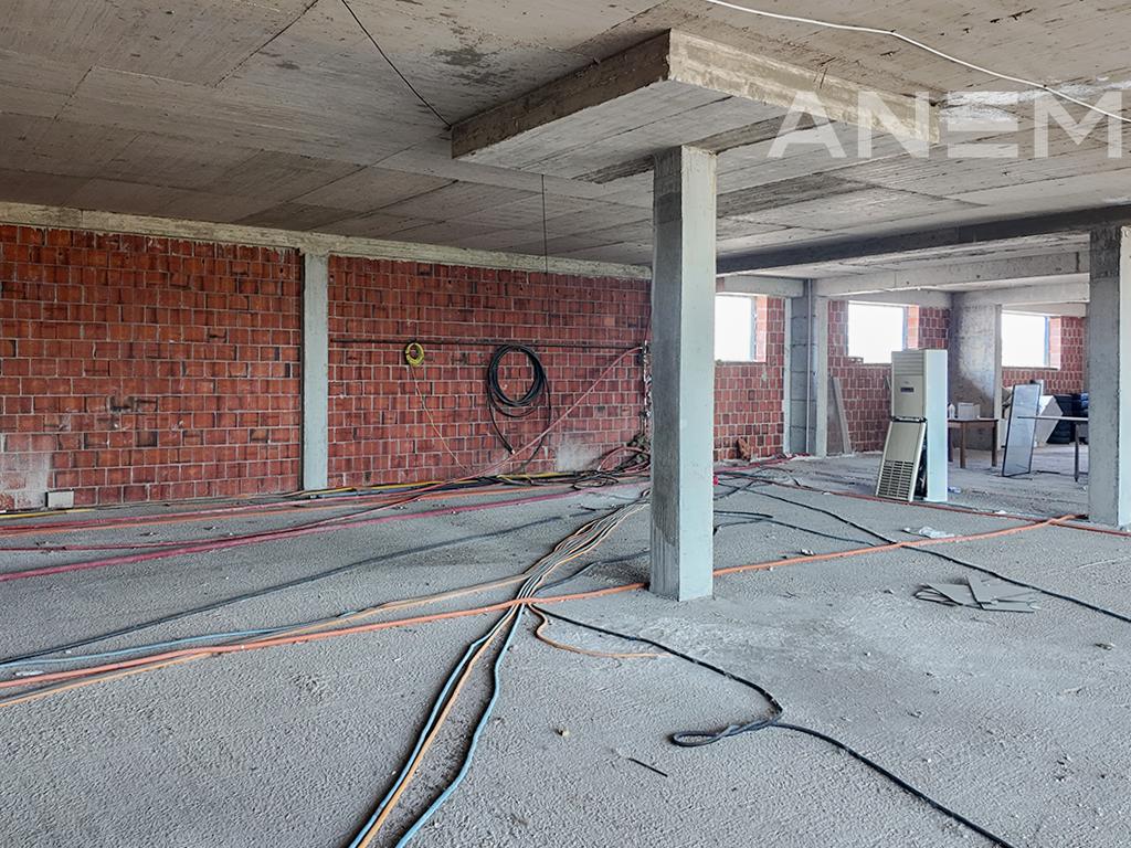 Objekt me qira 2000m² në Preoc