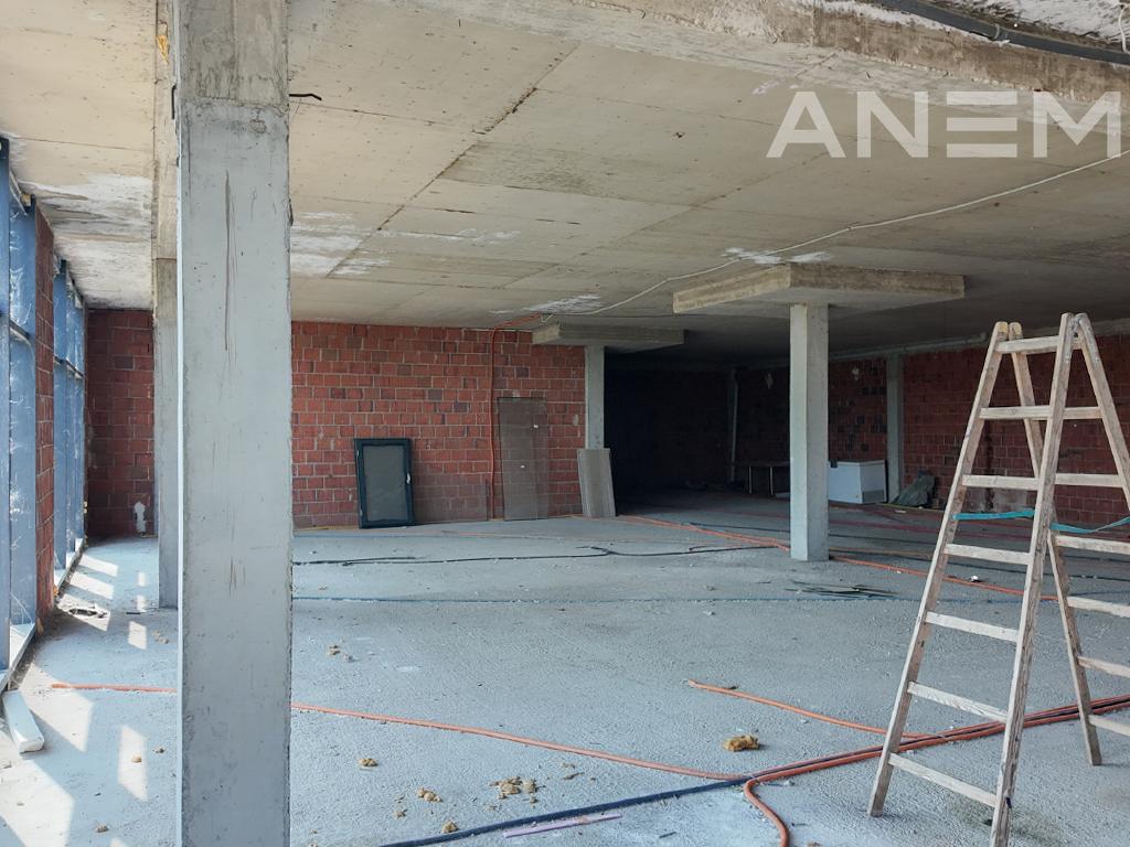 Objekt në shitje 2000m² në Preoc