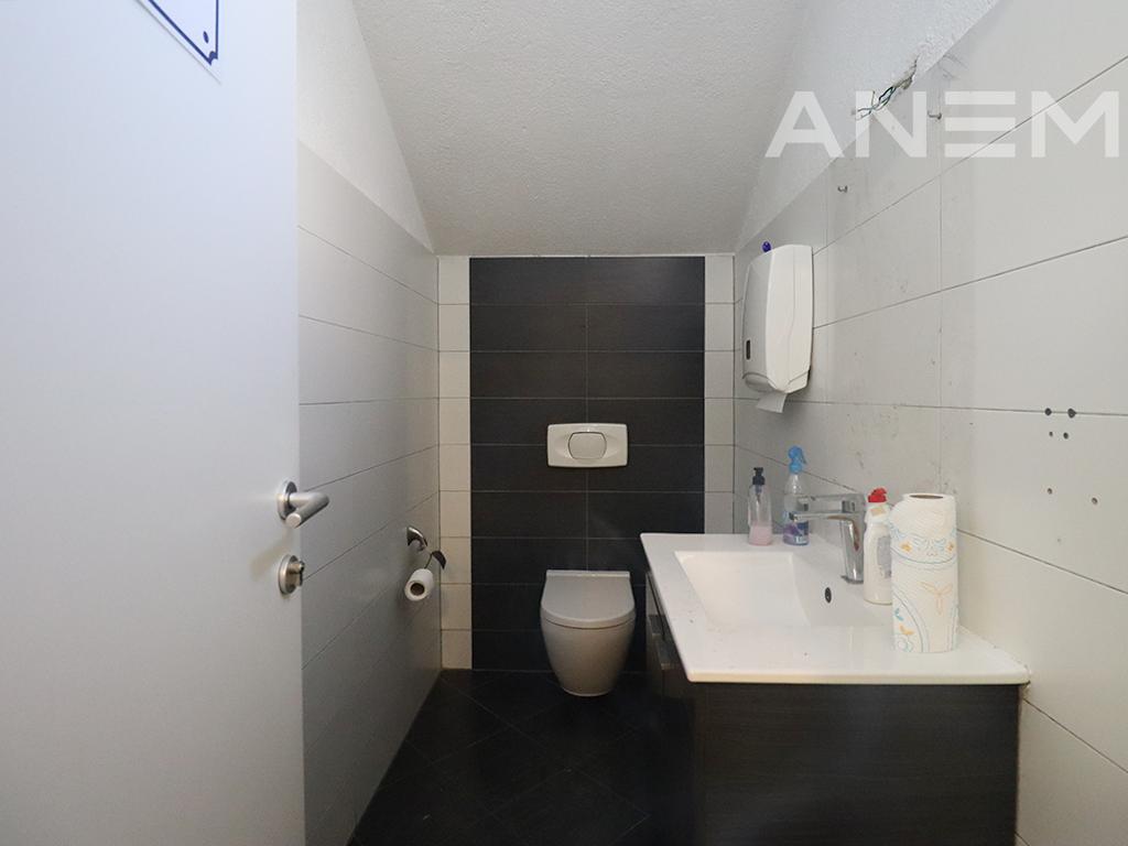 Objekt me qira 1300m² në Mahallën e Muhaxherëve