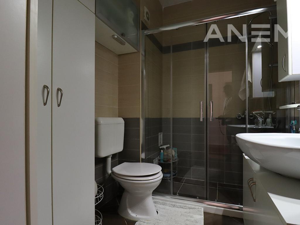 Banesë në shitje 72m² në Qendër