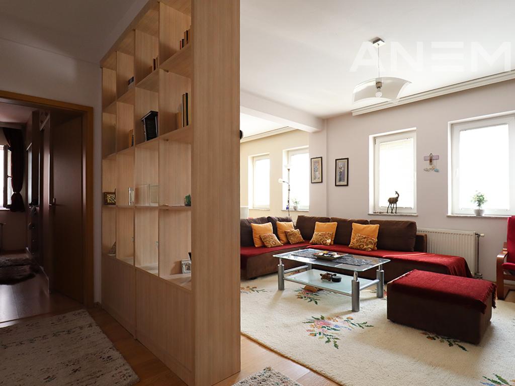 Banesë në shitje 72m² në Qendër