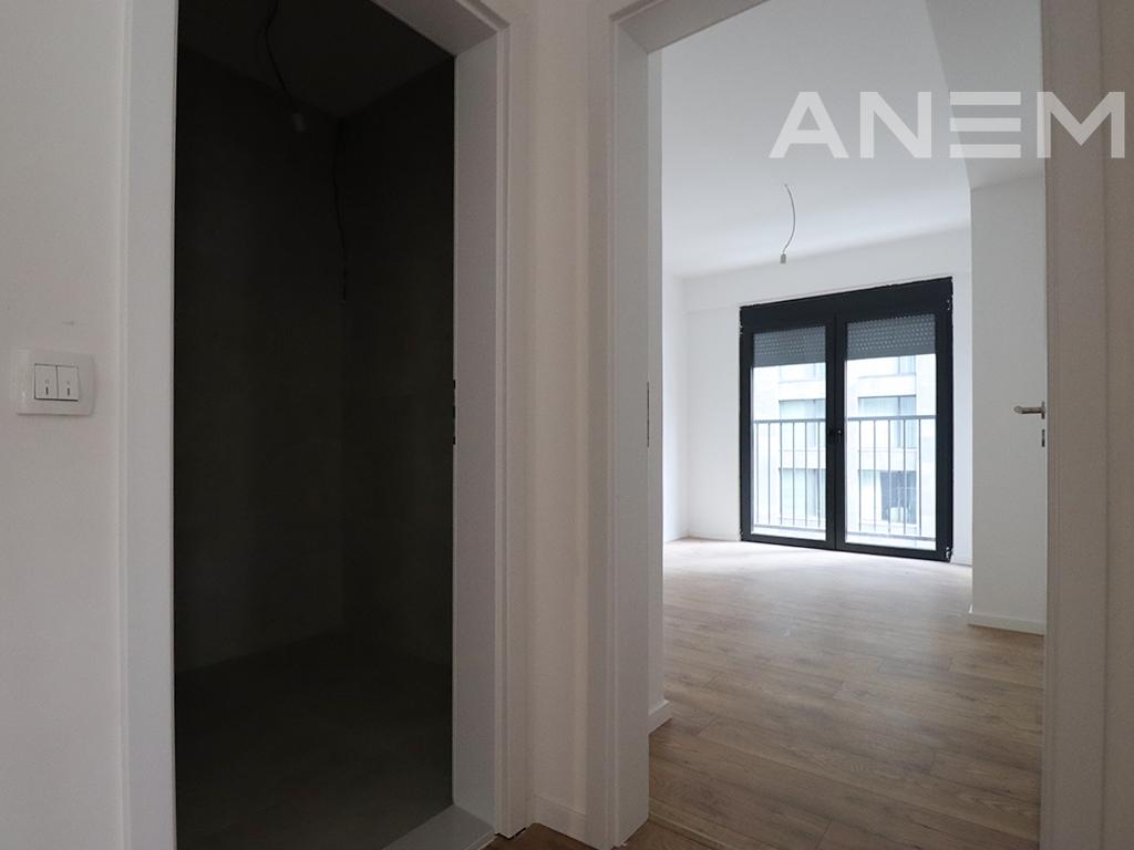 Zyre me qira me 4 hapësira pune në Lakrishtë