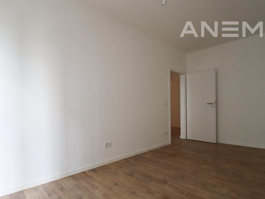 Zyre me qira me 4 hapësira pune në Lakrishtë