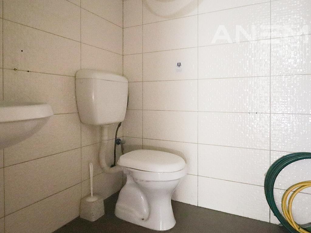 Commercial space for rent 144m² in the Center
