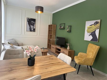 jepet me qera apartament 1+1+Ballkon tek Bulevardi i Ri