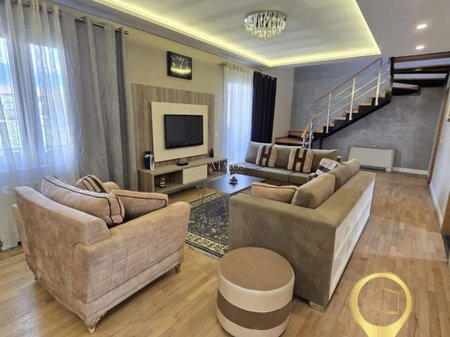 JEPET ME QERA APARTAMENT 4+1+VERANDE TEK JORDAN MISJA