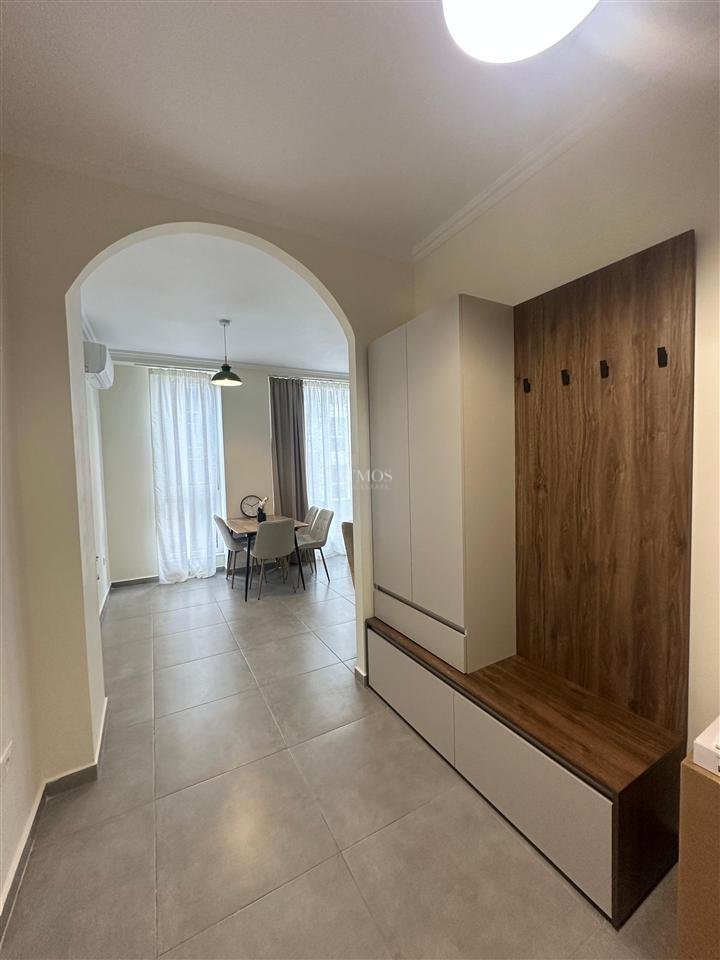 jepet me qera apartament 1+1+Ballkon tek Bulevardi i Ri