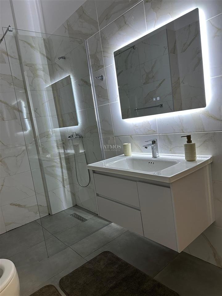 jepet me qera apartament 1+1+Ballkon tek Bulevardi i Ri