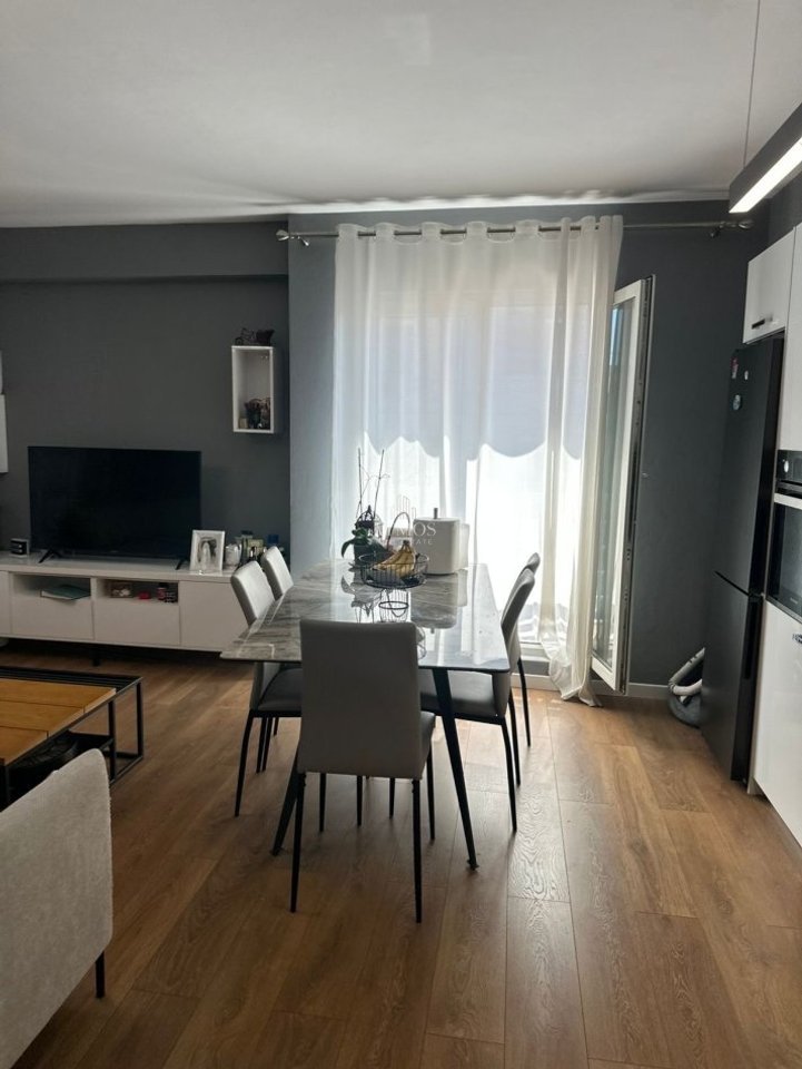 Apartament me qira ne Tirane, Rruga Jordan Misja, Bulevardi i Ri