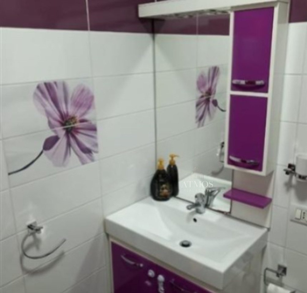 Jepet me qera apartament 1+1 tek 21 Dhjetori