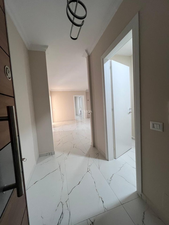 JEPET ME QIRA 2+1 + depo QENDER