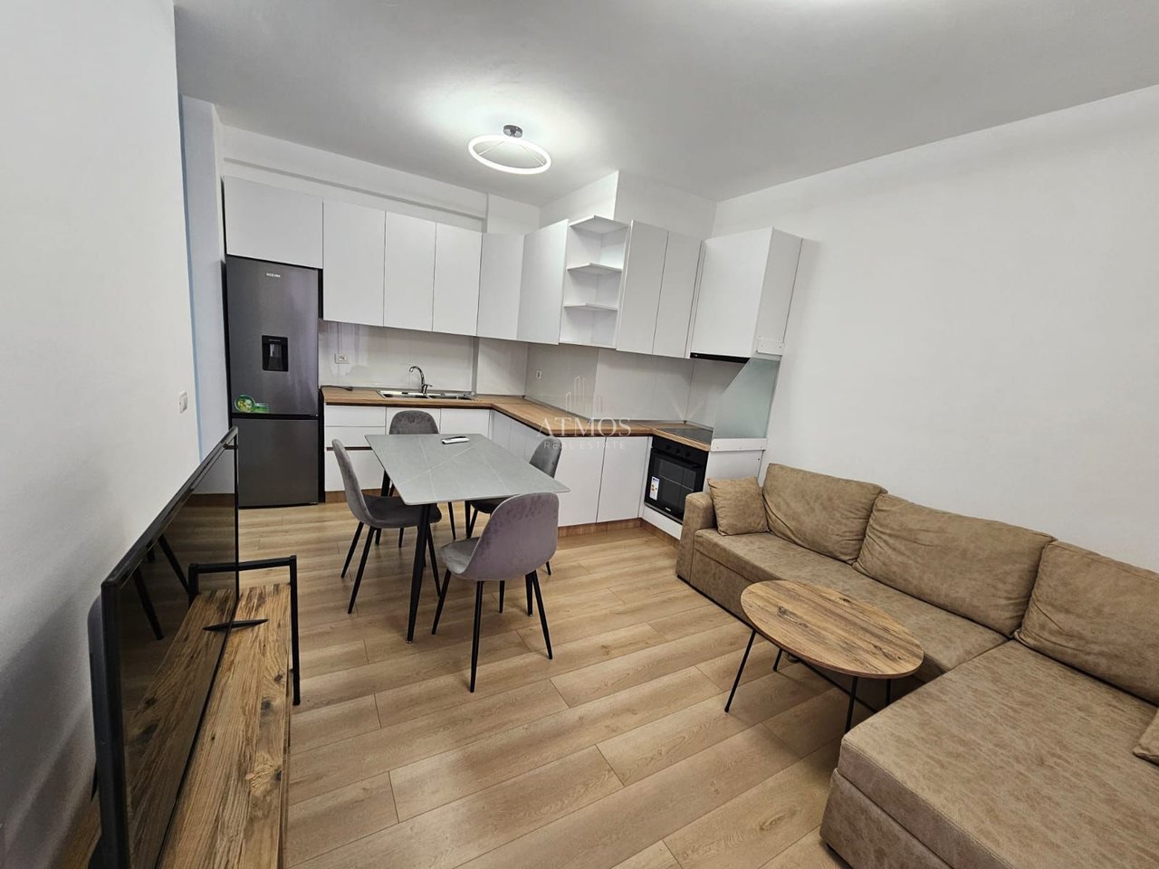 APARTAMENT ME QIRA 2+1 RR. DRITAN HOXHA