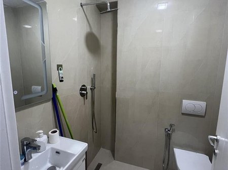 Jepet me qira ambjent zyre / kliniika sheshi willson