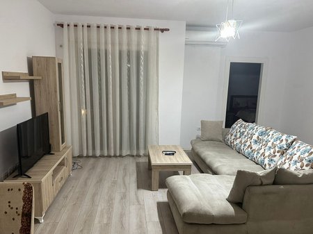 Appartamento 1+1 in affitto, vicino alla strada Mine Peza