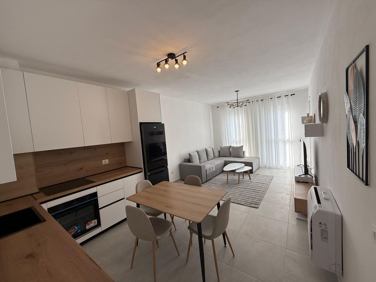 APARTAMENT ME QIRA TEK UNIVERS CITY