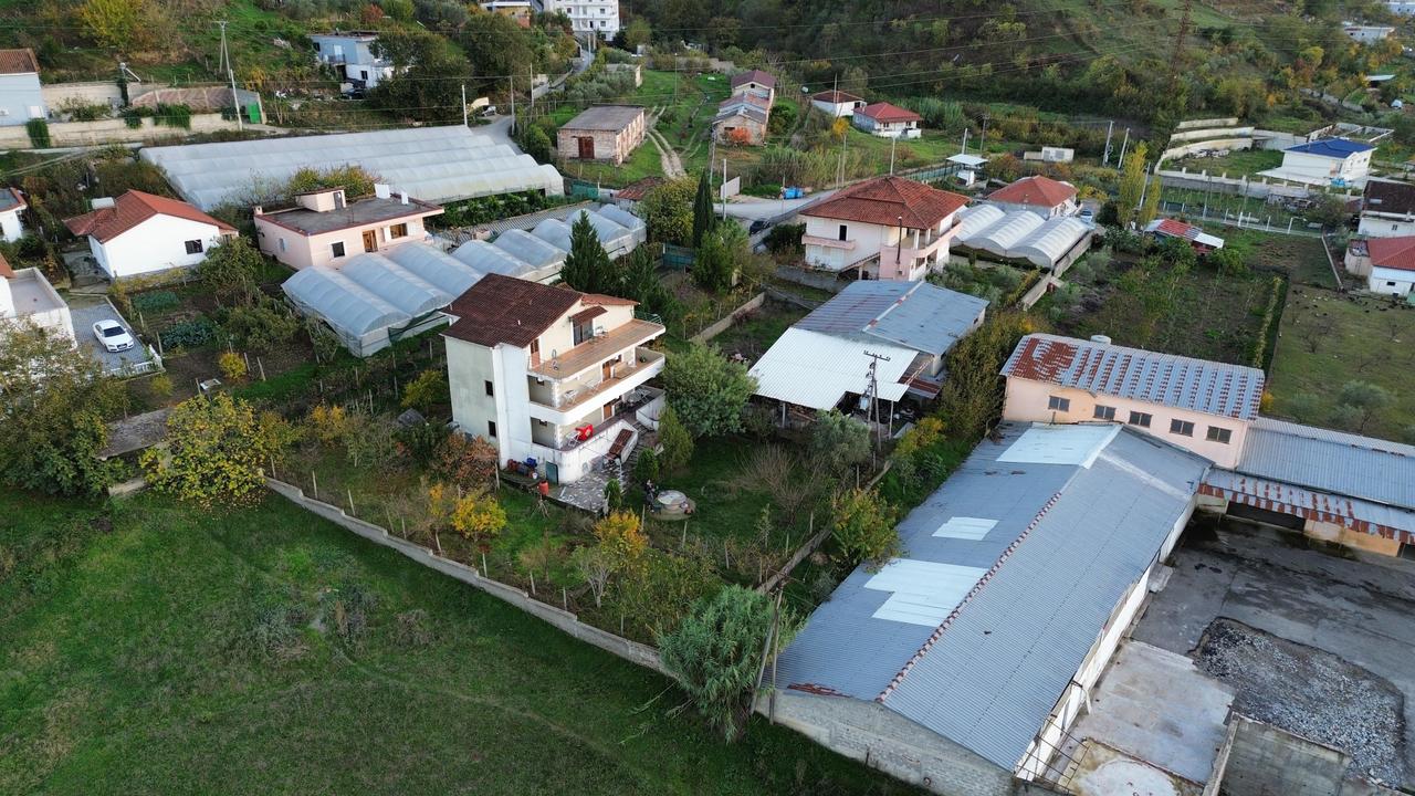 3-STOREY VILLA FOR SALE WITH MORTGAGE – NEAR BESHIRI BRIDGE, PEZË HELMES