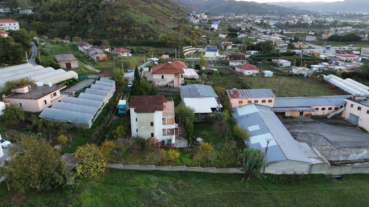 3-STOREY VILLA FOR SALE WITH MORTGAGE – NEAR BESHIRI BRIDGE, PEZË HELMES