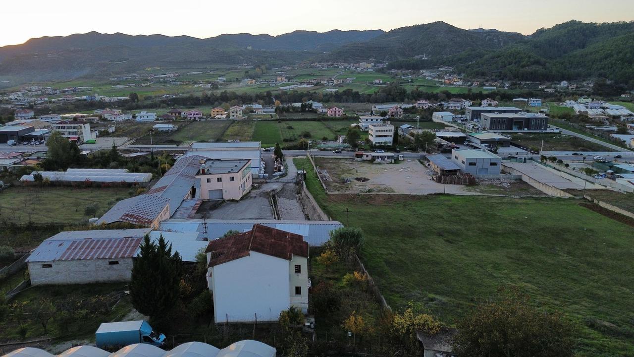 3-STOREY VILLA FOR SALE WITH MORTGAGE – NEAR BESHIRI BRIDGE, PEZË HELMES